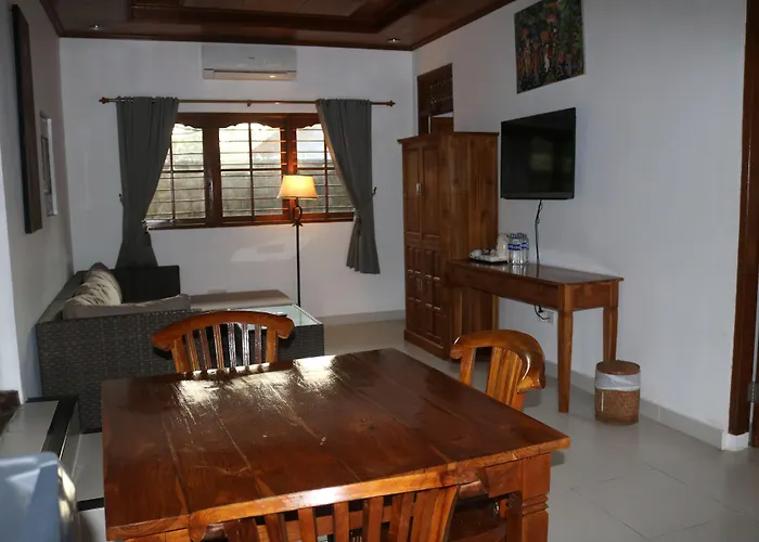 Kusnadi Hotel 3*