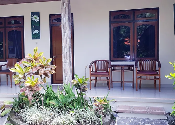 Kusnadi Hotel 3*