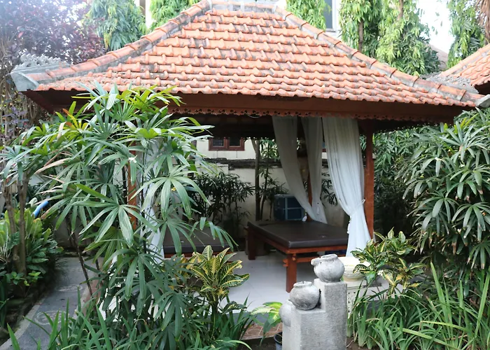 Hotel Kusnadi 3*